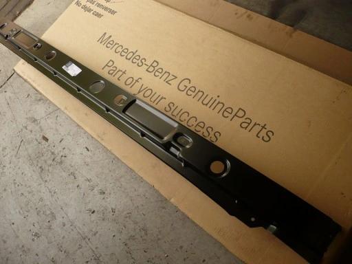 Ön Cam Silecek Sacı Mercedes